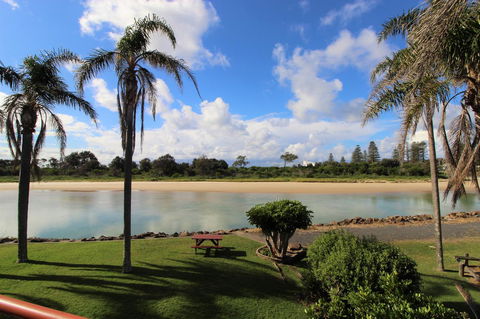 Beachfront 3, 25 Willow Street - Sydneys Hotel 7