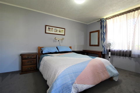 Beachfront 3, 25 Willow Street - Sydneys Hotel 9