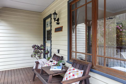 Allegra Cottage Of Leura - Sydneys Hotel 10
