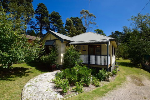 Allegra Cottage Of Leura - Sydneys Hotel 11