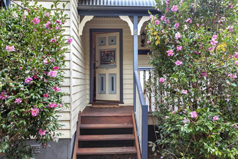 Allegra Cottage Of Leura - Sydneys Hotel 9