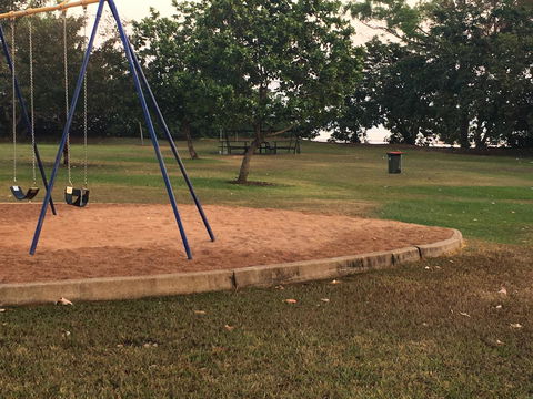 Nightcliff Foreshore Getaway - McKay Gardens - Sydneys Hotel 34