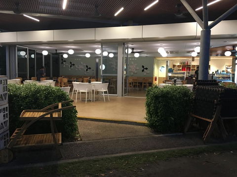 Nightcliff Foreshore Getaway - McKay Gardens - Sydneys Hotel 21