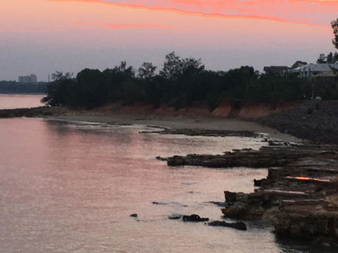 Nightcliff Foreshore Getaway - McKay Gardens - Sydneys Hotel 32