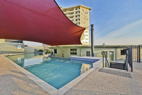 Nomikis\'On The Avenue - Sydneys Hotel 17