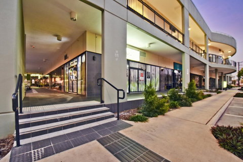 Nomikis\'On The Avenue - Sydneys Hotel 8