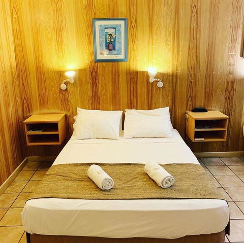 Pine Tree Motel - Sydneys Hotel 22