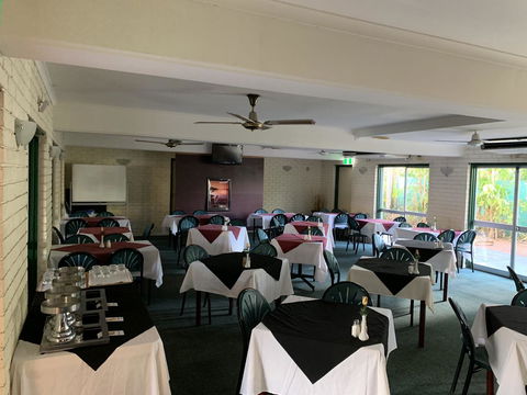 Pine Tree Motel - Sydneys Hotel 9