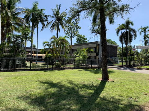 Pine Tree Motel - Sydneys Hotel 3