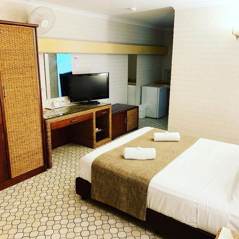 Pine Tree Motel - Sydneys Hotel 26