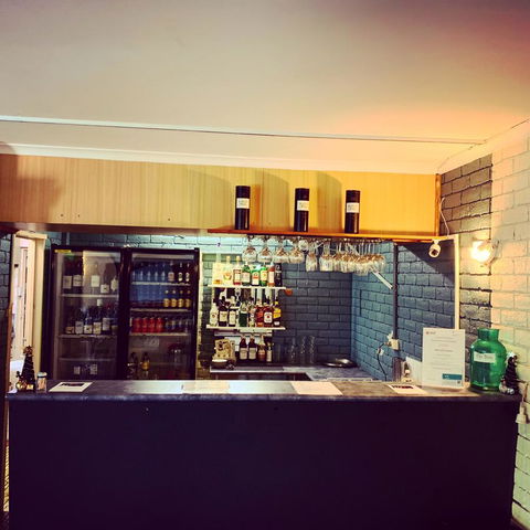 Pine Tree Motel - Sydneys Hotel 8