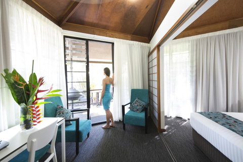 Palms City Resort - Sydneys Hotel 0