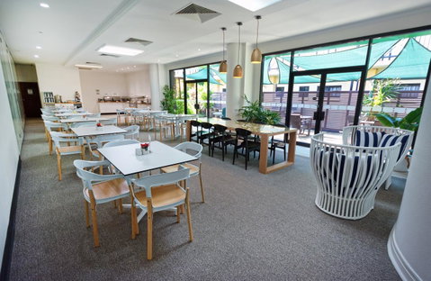 Palms City Resort - Sydneys Hotel 24
