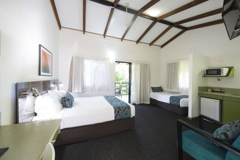 Palms City Resort - Sydneys Hotel 5