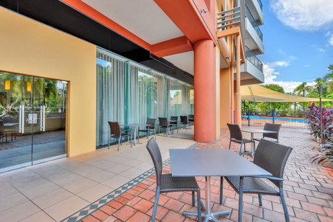 Mantra On The Esplanade - Sydneys Hotel 10