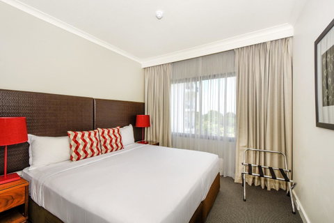 Mantra On The Esplanade - Sydneys Hotel 17