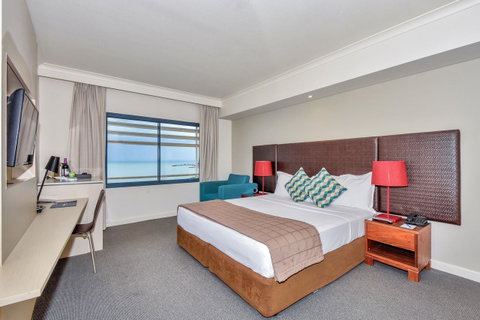 Mantra On The Esplanade - Sydneys Hotel 2