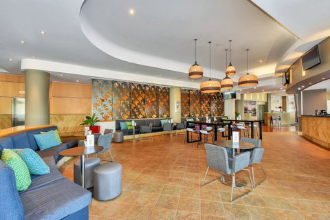Mantra On The Esplanade - Sydneys Hotel 8