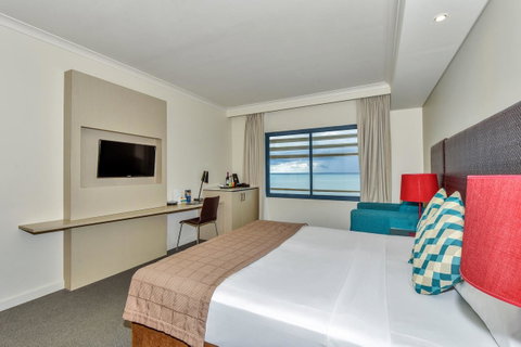 Mantra On The Esplanade - Sydneys Hotel 3