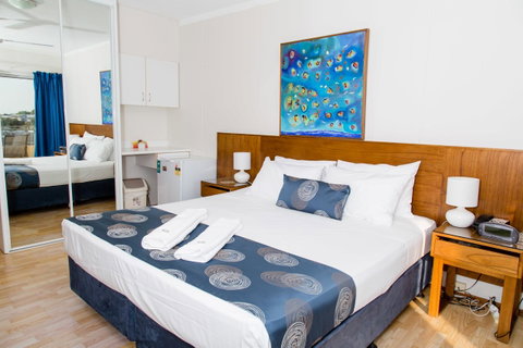 Cullen Bay Resorts - Sydneys Hotel 7