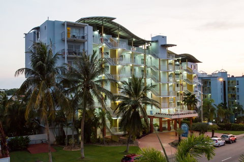 Cullen Bay Resorts - Sydneys Hotel 11