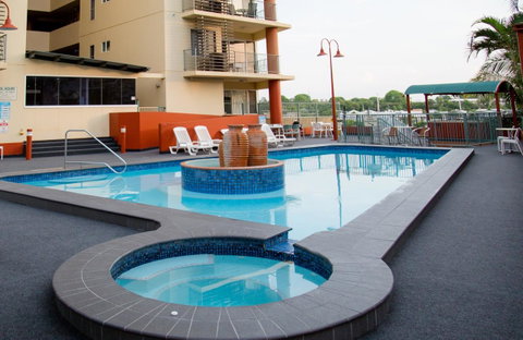 Cullen Bay Resorts - Sydneys Hotel 3