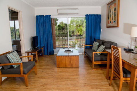 Cullen Bay Resorts - Sydneys Hotel 4