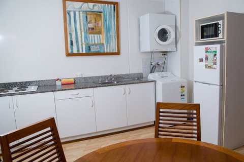 Cullen Bay Resorts - Sydneys Hotel 5