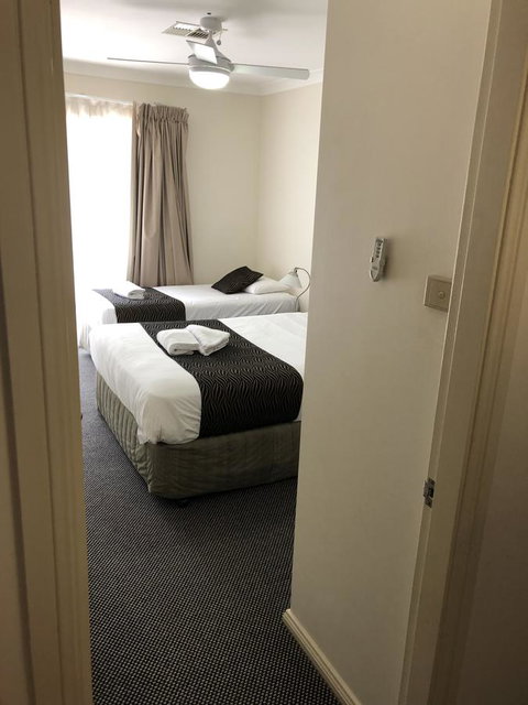 Beaches Serviced Apartments - Sydneys Hotel 4