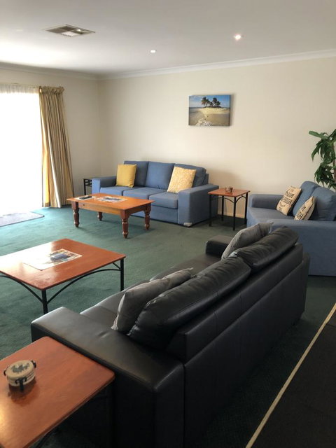 Beaches Serviced Apartments - Sydneys Hotel 7