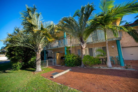 Beaches Serviced Apartments - Sydneys Hotel 1