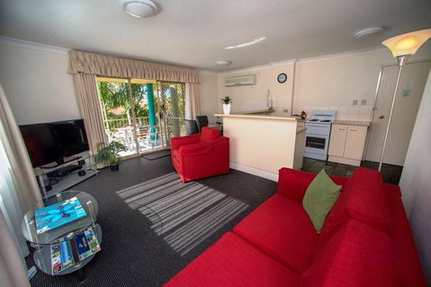 Beaches Serviced Apartments - Sydneys Hotel 12