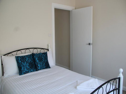 Beaches Serviced Apartments - Sydneys Hotel 3