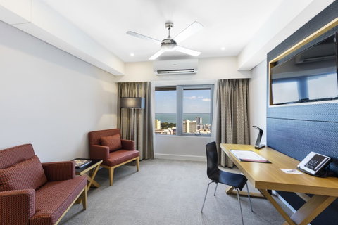 Oaks Darwin Elan Hotel - Sydneys Hotel 13