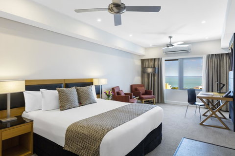 Oaks Darwin Elan Hotel - Sydneys Hotel 1