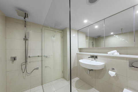Oaks Darwin Elan Hotel - Sydneys Hotel 4