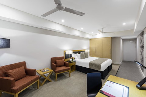 Oaks Darwin Elan Hotel - Sydneys Hotel 11