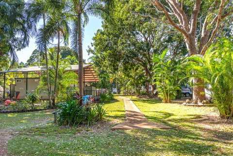 Oasis Tourist Park - Sydneys Hotel 23