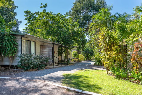 Oasis Tourist Park - Sydneys Hotel 21