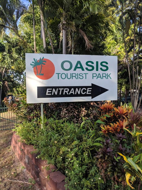 Oasis Tourist Park - Sydneys Hotel 13