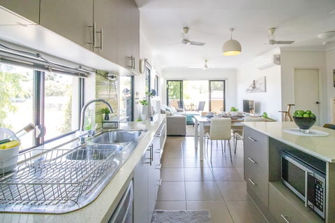 ZEN QUEST - The NOMADS PAD Near Nightcliff Markets & Sunset Foreshore - Sydneys Hotel 25