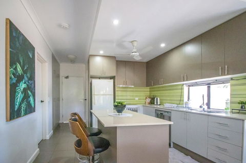 ZEN QUEST - The NOMADS PAD Near Nightcliff Markets & Sunset Foreshore - Sydneys Hotel 27