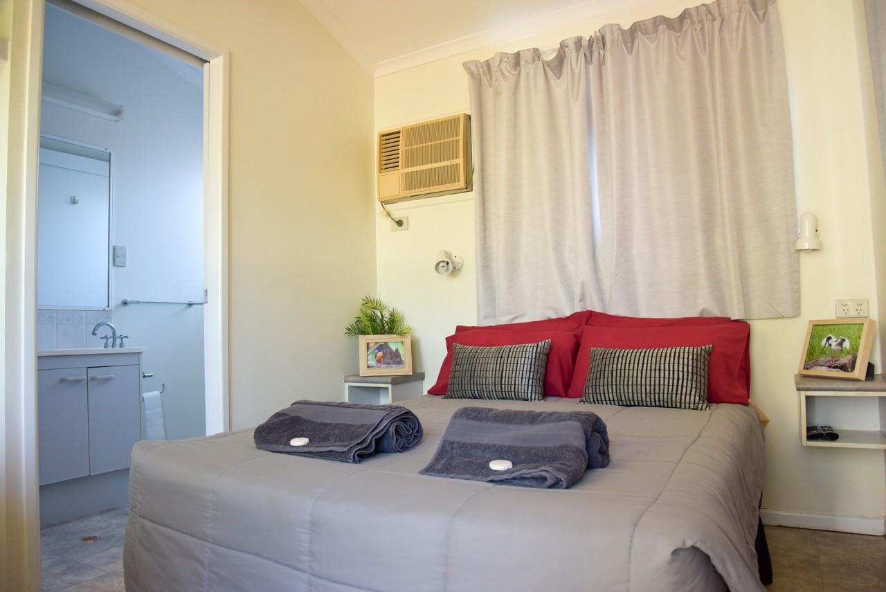 Bradshaw NT Sydneys Hotel