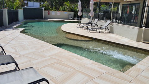 Nelson Bay Breeze - Sydneys Hotel 4
