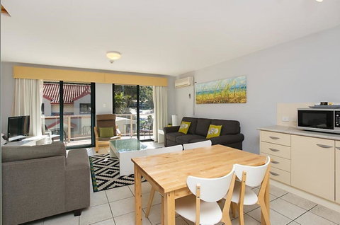 Nelson Bay Breeze - Sydneys Hotel 19