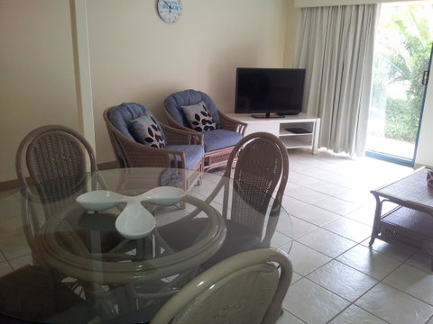 Nelson Bay Breeze - Sydneys Hotel 36