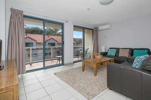 Nelson Bay Breeze - Sydneys Hotel 11