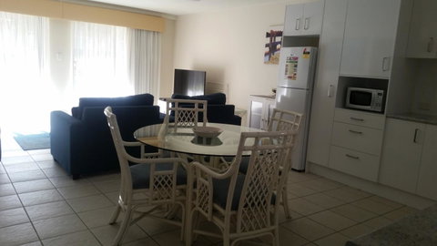 Nelson Bay Breeze - Sydneys Hotel 22