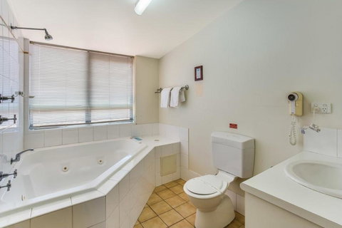 Nelson Bay Breeze - Sydneys Hotel 27