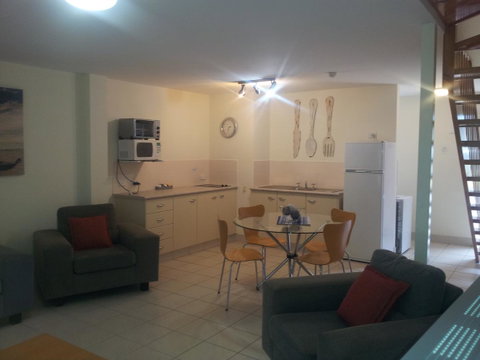 Nelson Bay Breeze - Sydneys Hotel 33